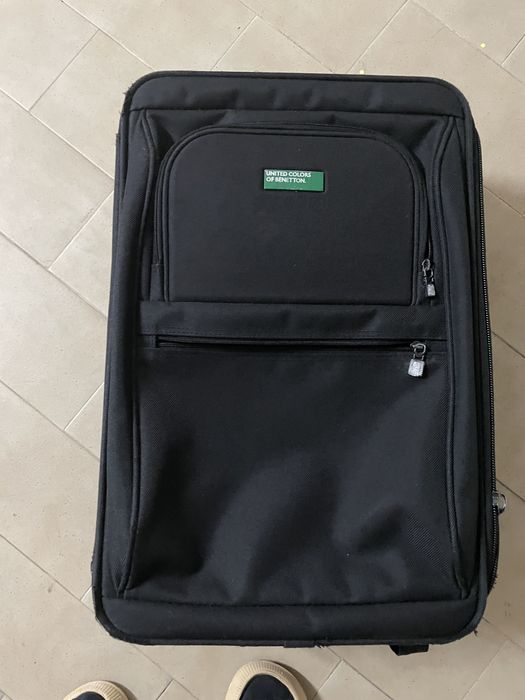 Malas viagem pretas e usadas