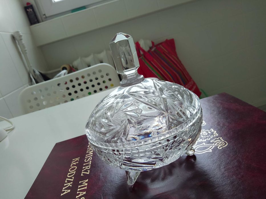 Bogato zdobiona cukiernica KRYSZTAŁ PRL