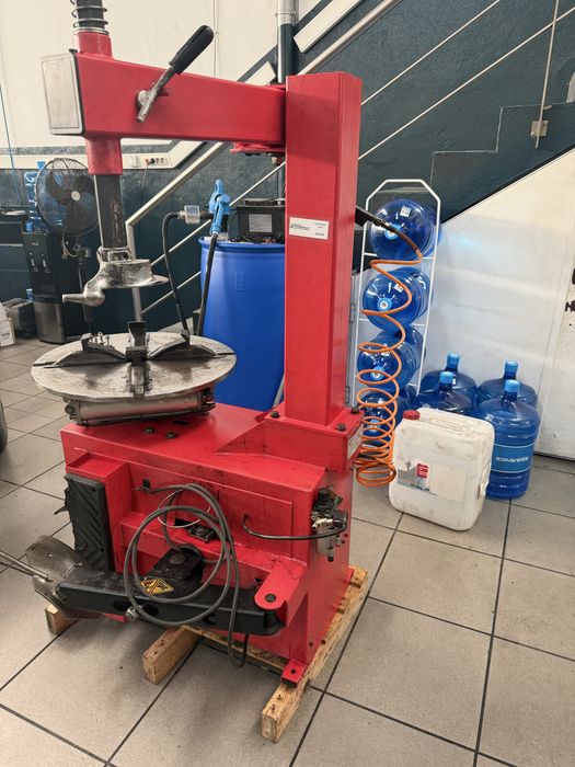Maquina montar e desmontar pneus