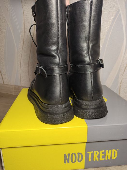 Ботинки жіночі 39