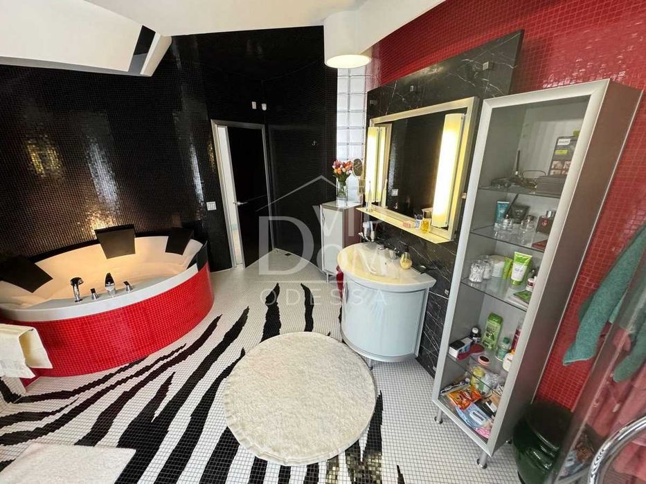 ПРОДАМ Уникальный Дом 12 станция Фонтана единственный в своём роде.