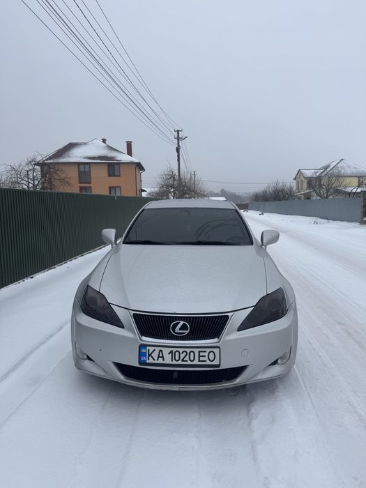 Lexus is 220 d авто 10/10