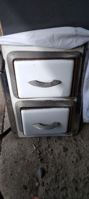 Drzwiczki do pieca. kaflowego grilla wędzarni