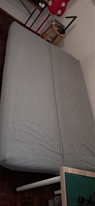 Sofá-cama cinzento
