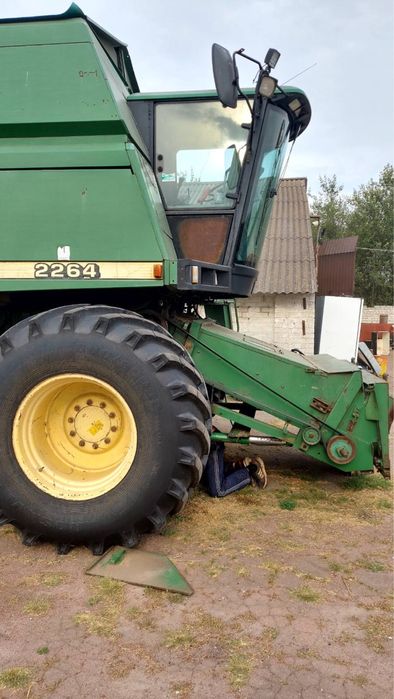 Комбайн JOHN DEERE 2264