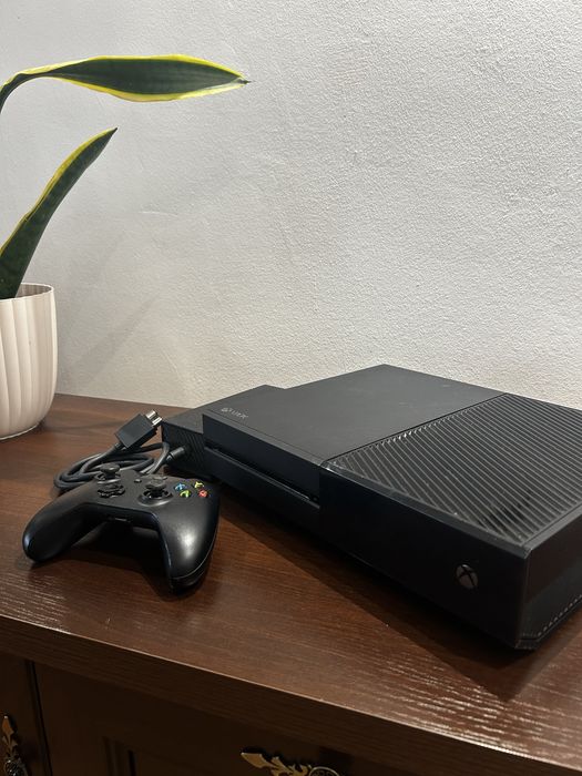 Konsola Xbox One w zestawie z padem