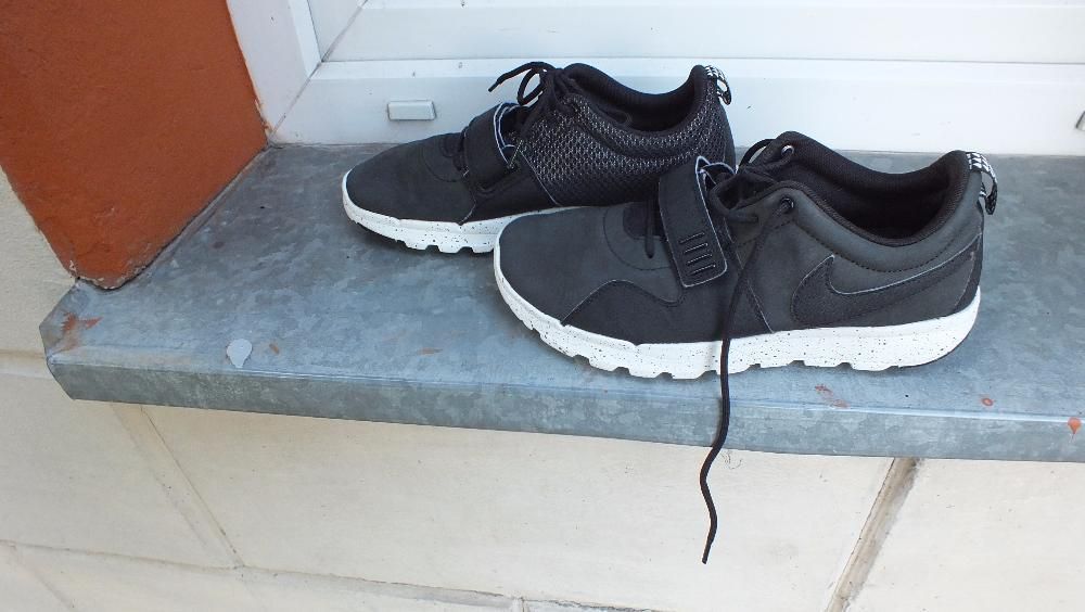 Super buty sportowe marki Nike w roz 42,5