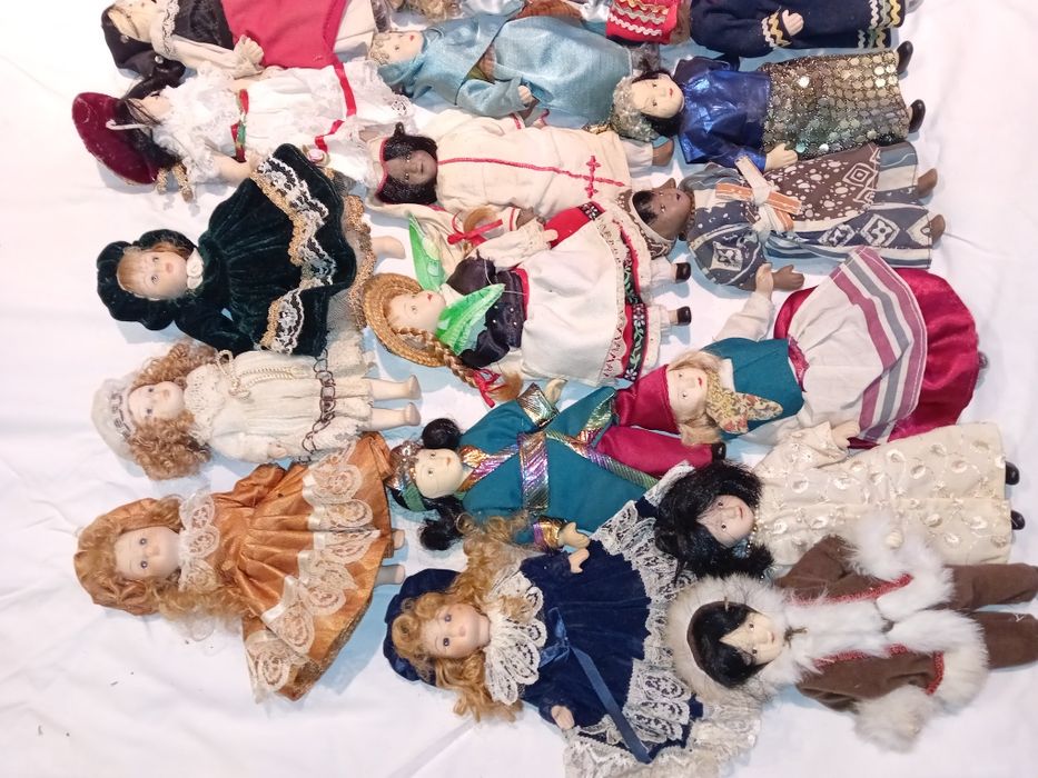 Conjunto de 26 Bonecas Colecção Bonecas do Mundo