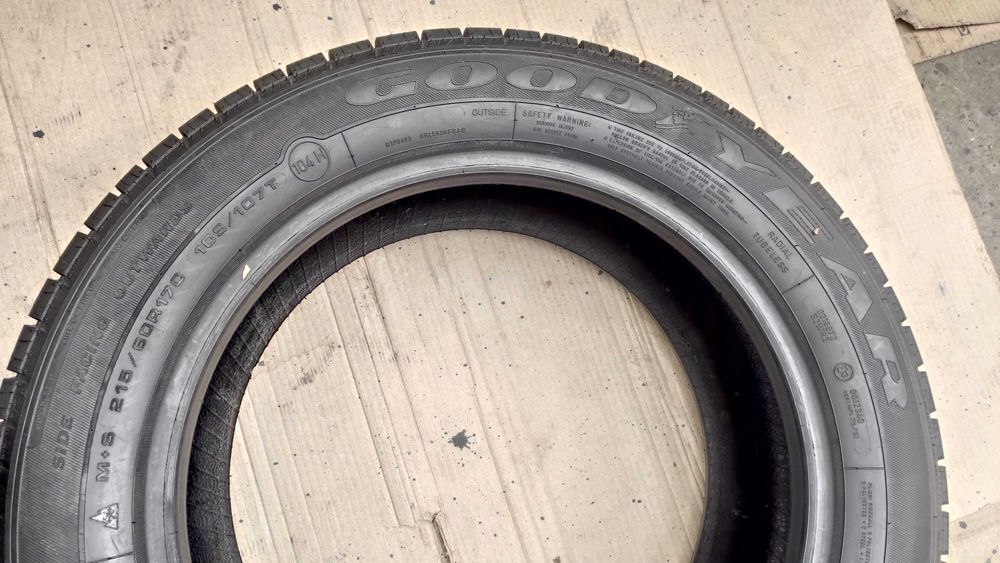 шини 215/60R17c Goodyear 99%. Всесезонні. М+С (заміна 225/55/17)