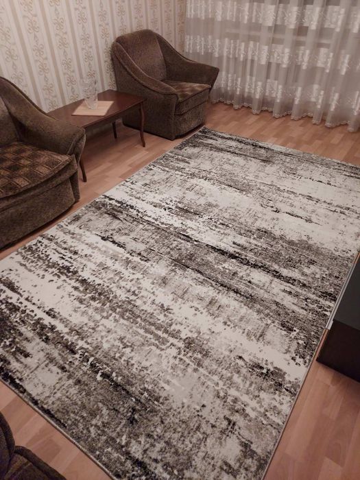 Современный недорогой ковер