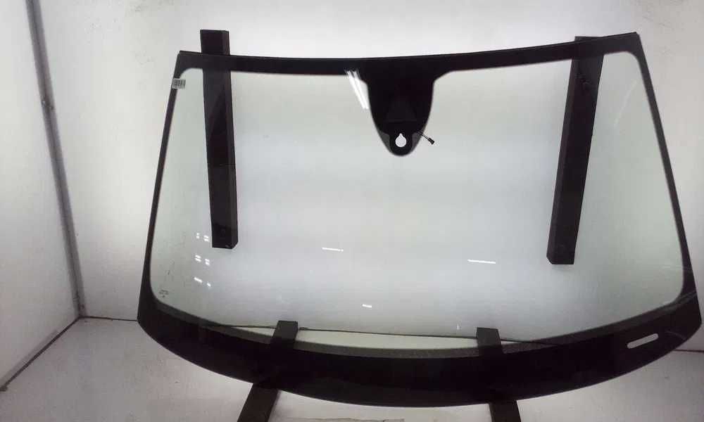 Szyba samochodowa przednia czołowa używana AUDI DOWÓZ