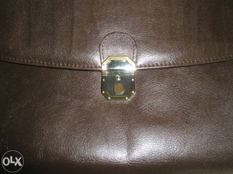 Pasta em pele genuína - NOVA