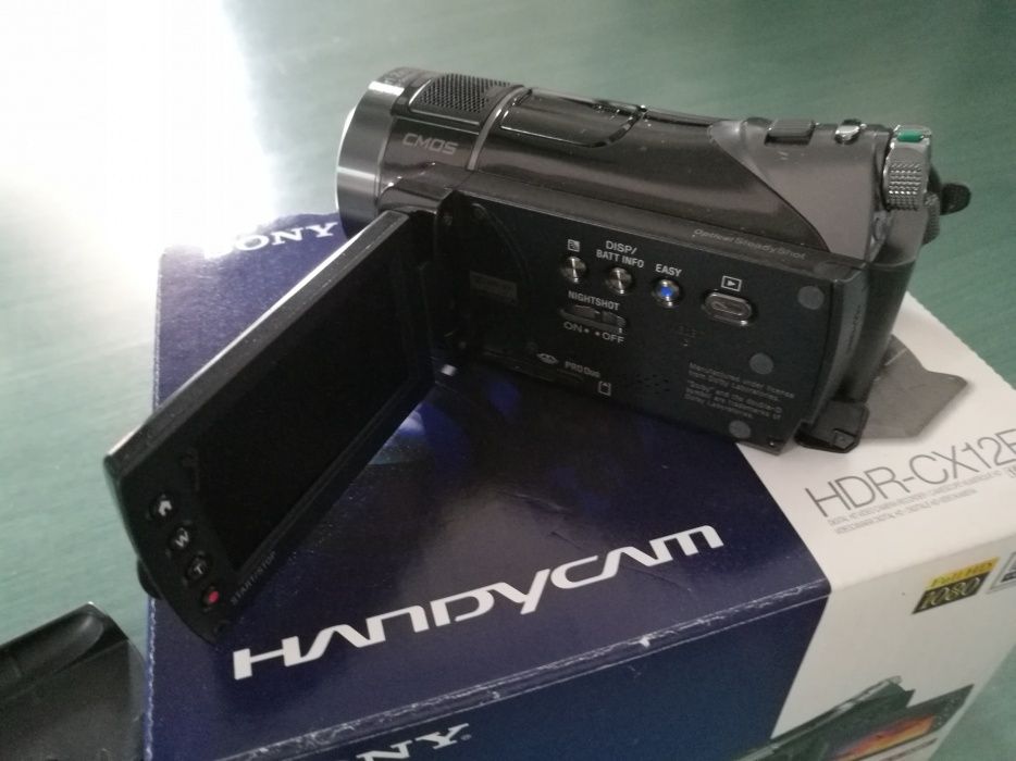 Sony HDR-CX12, kamera Full HD wykrywająca uśmiech