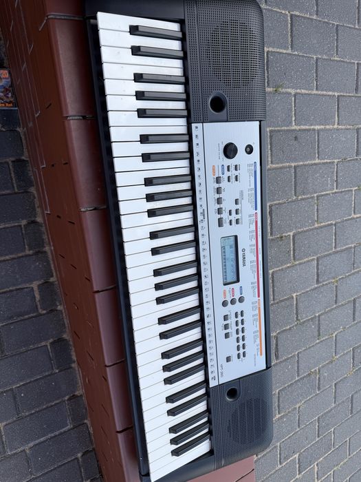 Keyboard Yamaha YPT-260