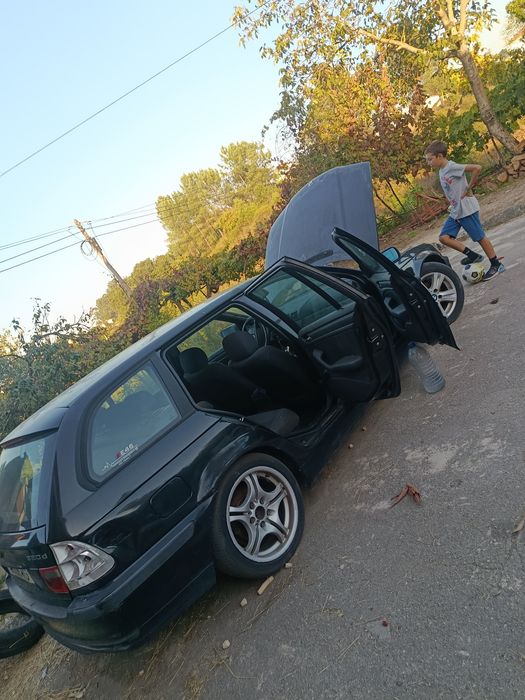 Vendo BMW e46 136 para peças ou inteira — photo 3
