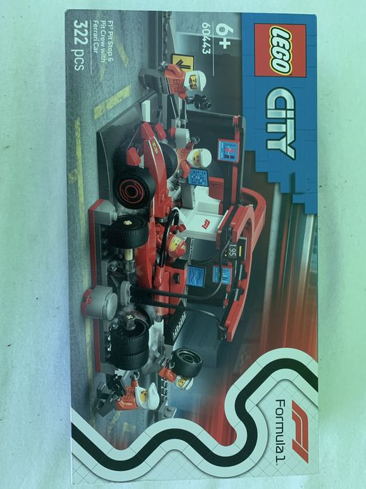 LEGO City F1 Pit stop i mechanicy z bolidem Ferrari 60443