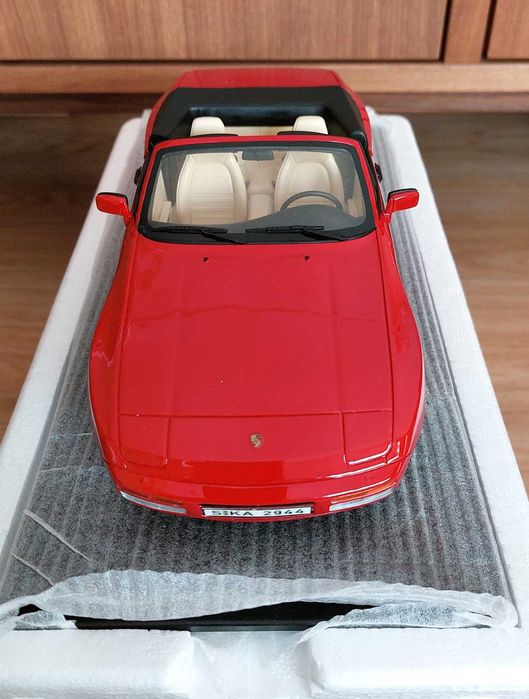 Porsche 944 S2 Cabriolet 1989 Escala 1:18 GT Spirit