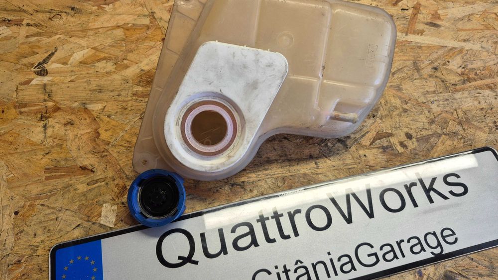 AUDI A4 B5/A6/PASSAT B5 ETC - Vaso de Expansão Original 8D0121,403C