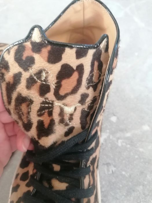 Wysokie trampki od Charlotte Olimpia Leopard Print rozmiar 37