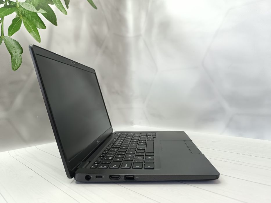 Ноутбук Dell Latitude 5300 i5-8265U/8GB/256 GB/13.3 " Full HD IPS