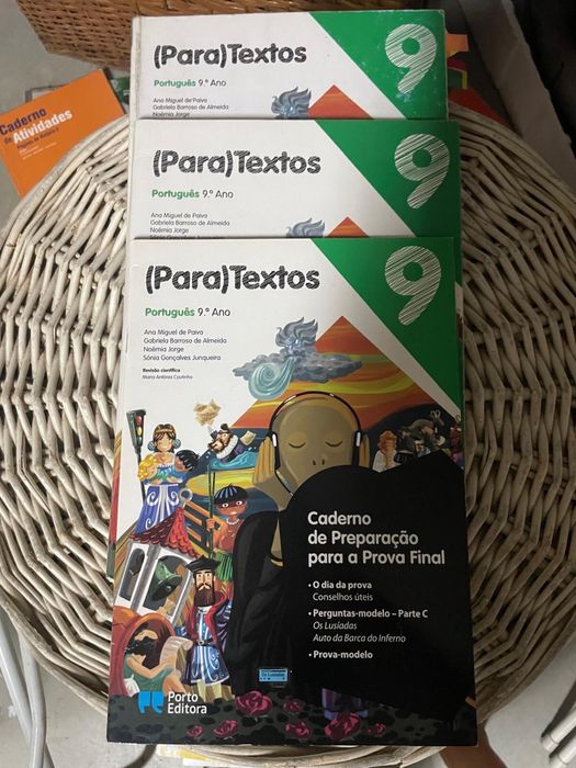 Manual e caderno atividades português 9 ano