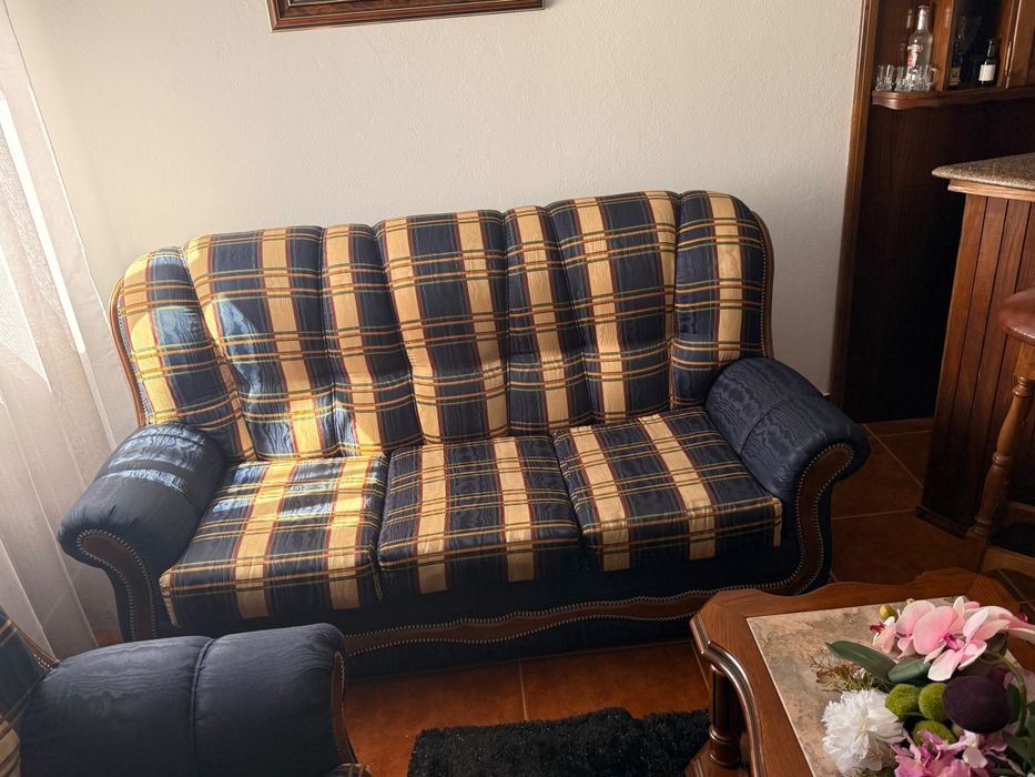 Sofá cama e 2 poltronas/cadeirões
