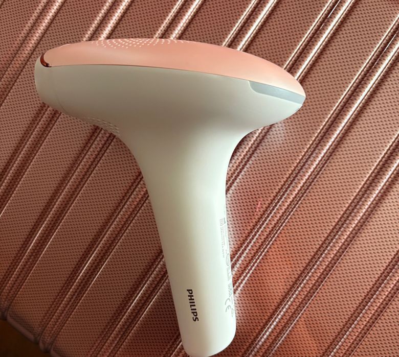Продам фотоепілятор Philips Lumea Advanced SC1994/00