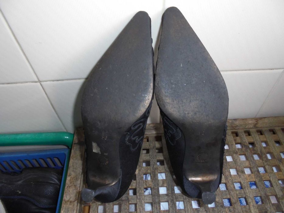 sapatos de mulher cor pretos