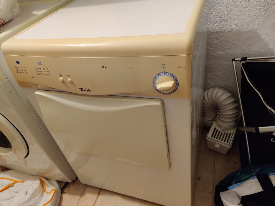 Máquina de secar roupa Whirlpool