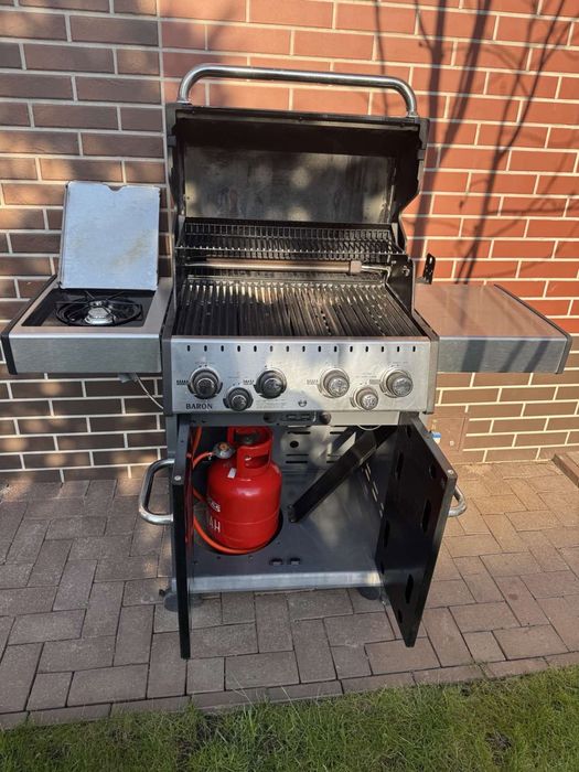 Газовий гриль Broil King Baron 490 з електричним вертелем