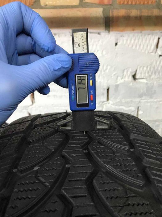 Зимові шини б/у 225/50 R17 Bridgestone Blizzak LM32 (8114)