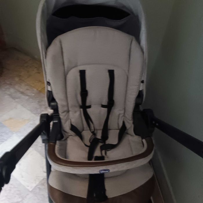 Vendo carro e baloiço esta usado mas funcional