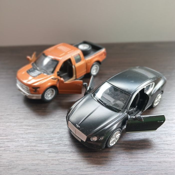 Машинки металлические