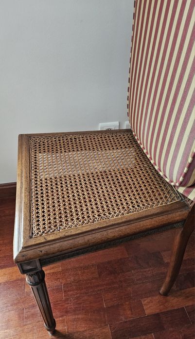 Cadeira neoclássica em palhinha