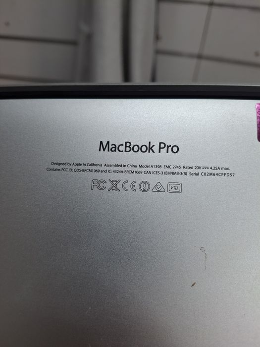 MacBook Pro A1398 (Retina).