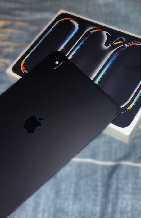 Продам iPad M5 256 gb
