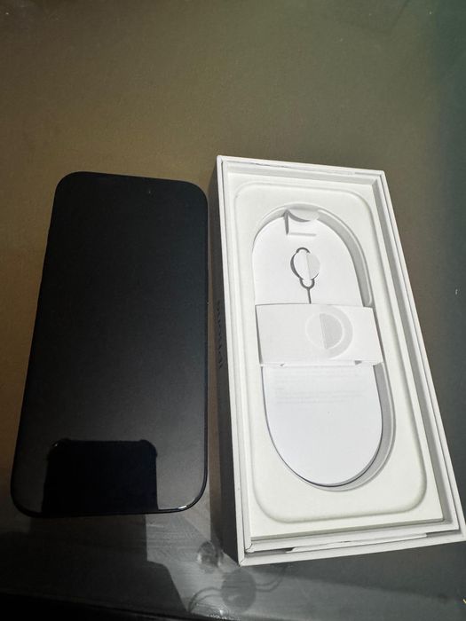 Telemóvel Apple usado, como novo, 128GB de armazenamento interno. 1 mês de uso Bateria 100% Não faço envios Entrega em mãos em Paredes e arredores