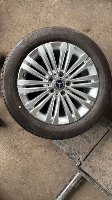 4x Oryginalne alufelgi Mercedes C-Klasa W206 + Michelin Primacy 4