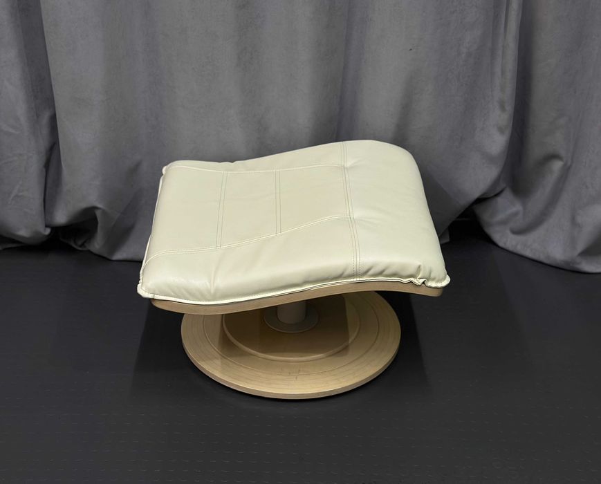Світлий/молочний шкіряний пуф/пуфик/табурет/отаманка/шкіряні меблі