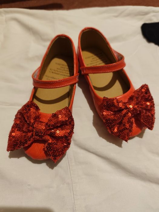 Святкові туфлі червоні 27 розмір