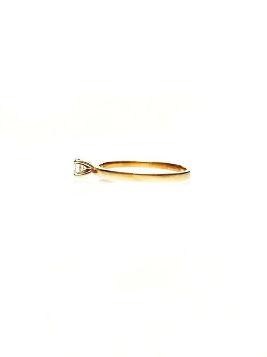 Золотое кольцо с бриллиантом/Золота каблучка з діамантом