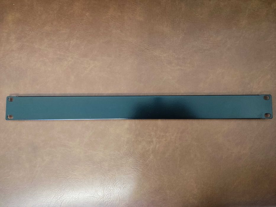 Gavetas rack 1U e 2U, painel 1U e parafusos