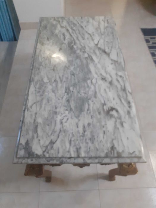 Mesa vintage com tampo em marmore