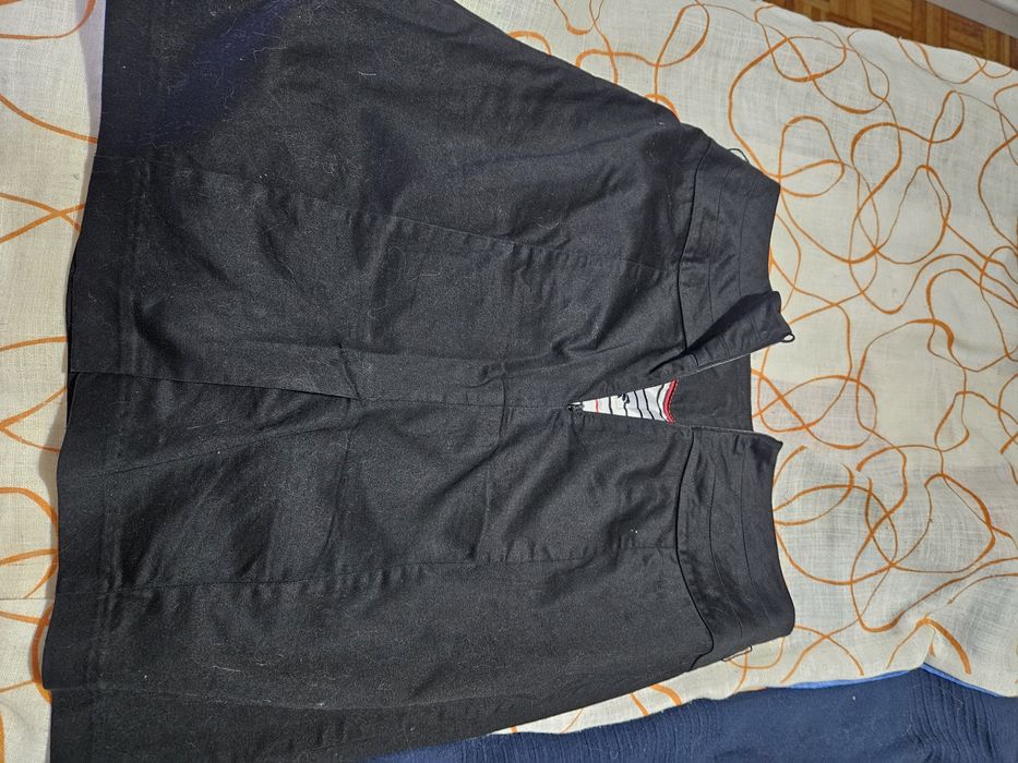 Roupa de mulher e cinto