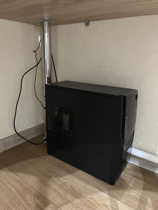 Продам все в зборі компьютер,монітор,клавіатура,динаміки,мишка