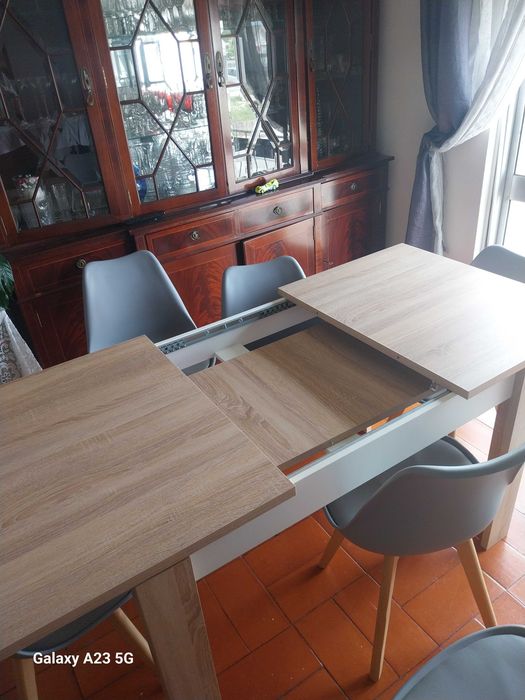 Mesa de jantar roupeiro  movel de dala e cadeira a mesa esta como nova tem cerca de um ano  de uso