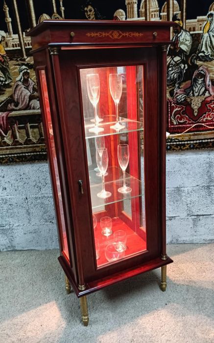Móvel expositor espelhado/ Vitrine de época com duas prateleiras