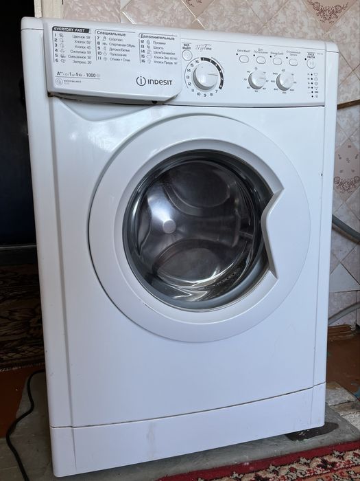 Стиральная машина INDESIT в хорошем состоянии
