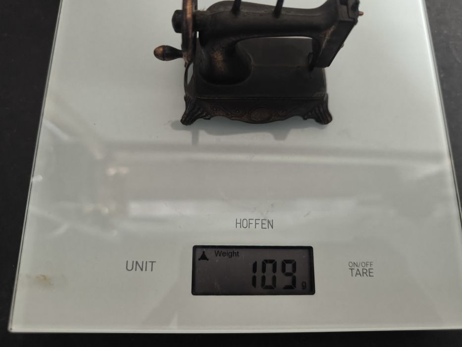 Afiadeira Máquina de Costura Vintage
Miniatura decorativa de uma máqui