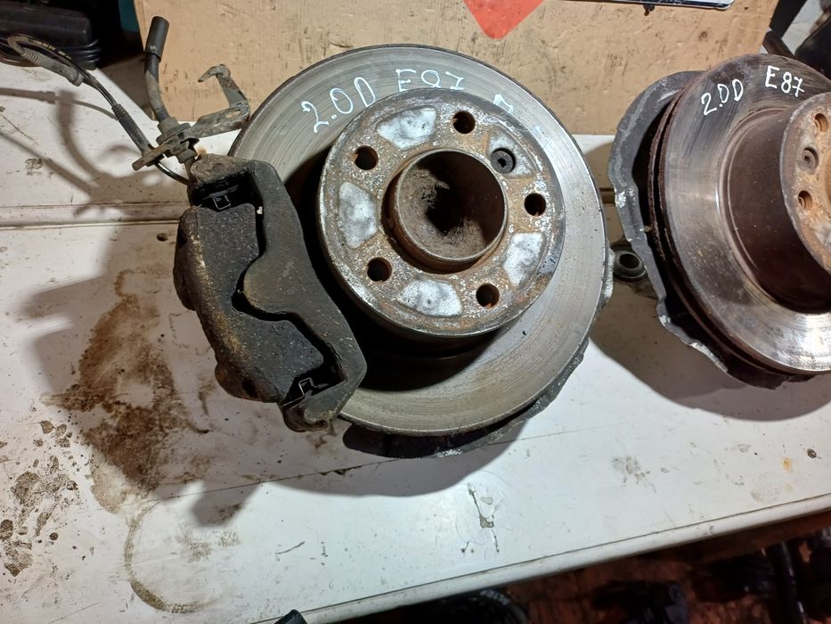 BMW E87 E90 E91 E92 БМВ Е87 Е90 Е91 Е92 Ступиці цапфа поворотні кулак